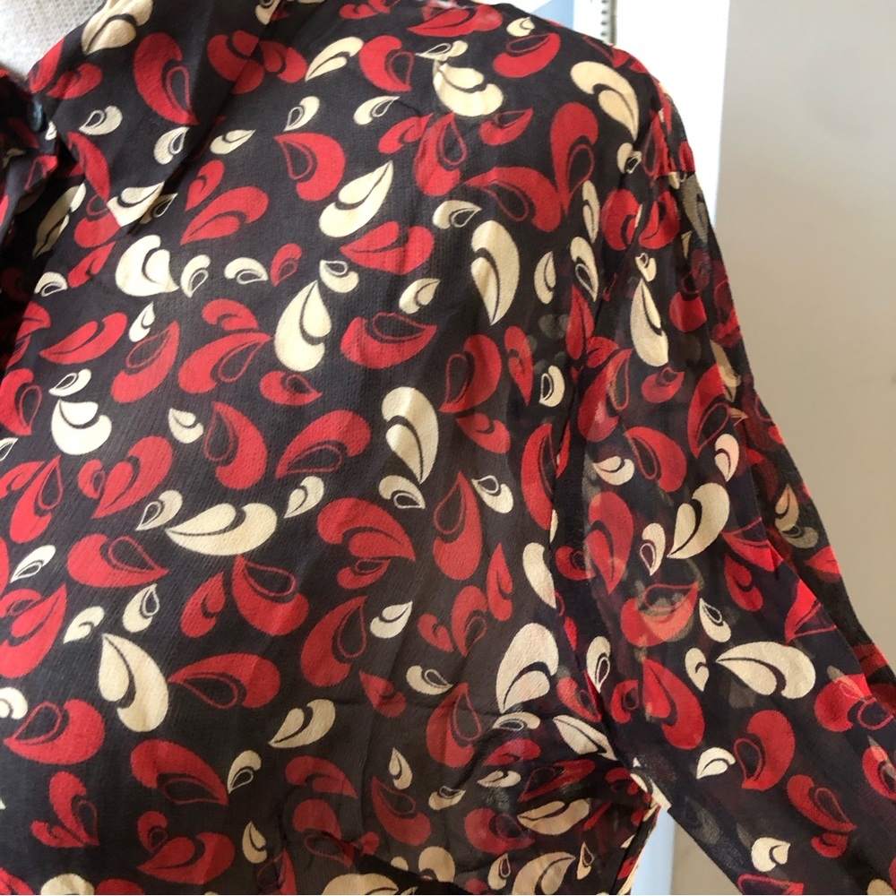 Beautiful Silk Top Peacock Pattern - Picture 2 of 6